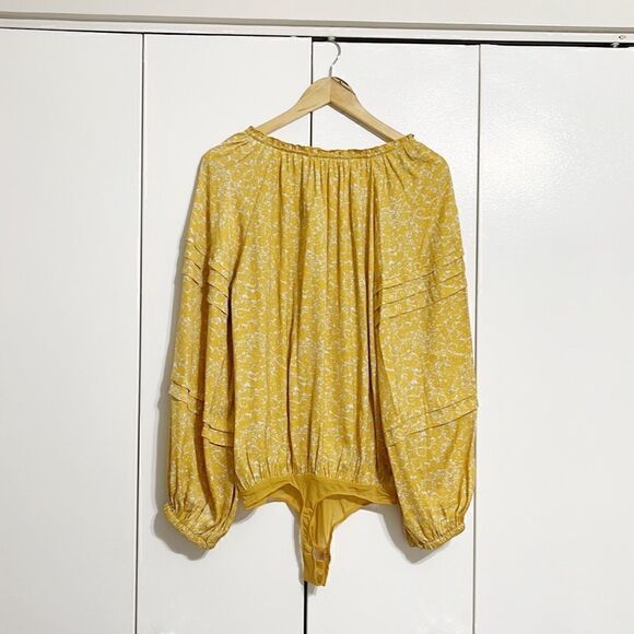 Free people All Tucks printed Bodysuit Size M - Picture 6 of 7